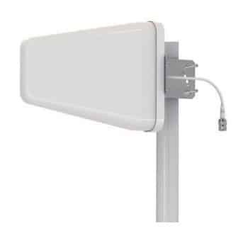 what is a uwb antenna